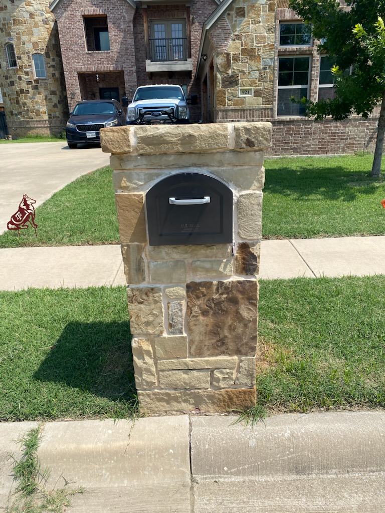 Oklahoma Stone Mailbox in Garland, TX - Dallas masonry portfolio
